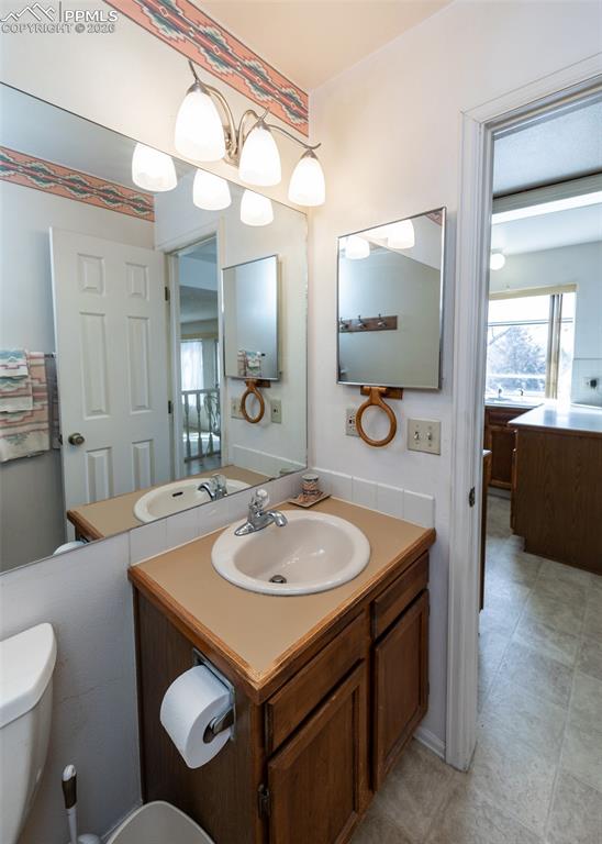 Image 13 of 30: Bathroom