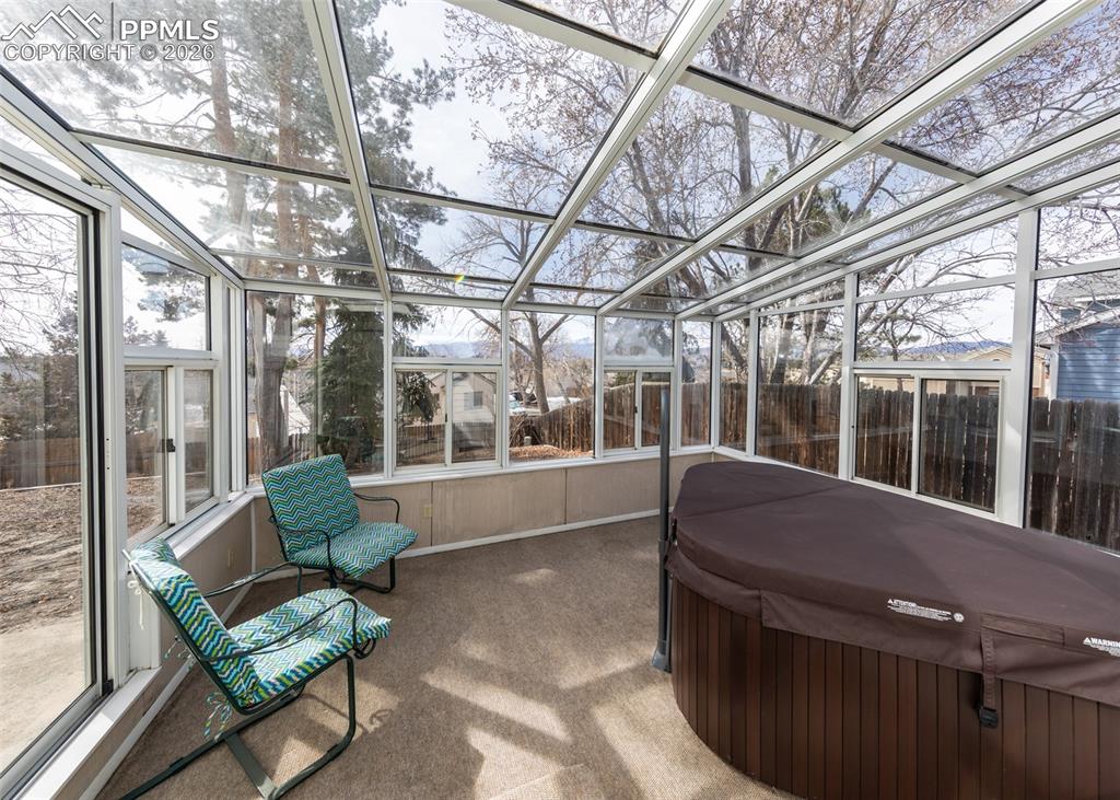 Image 16 of 30: Sun Room