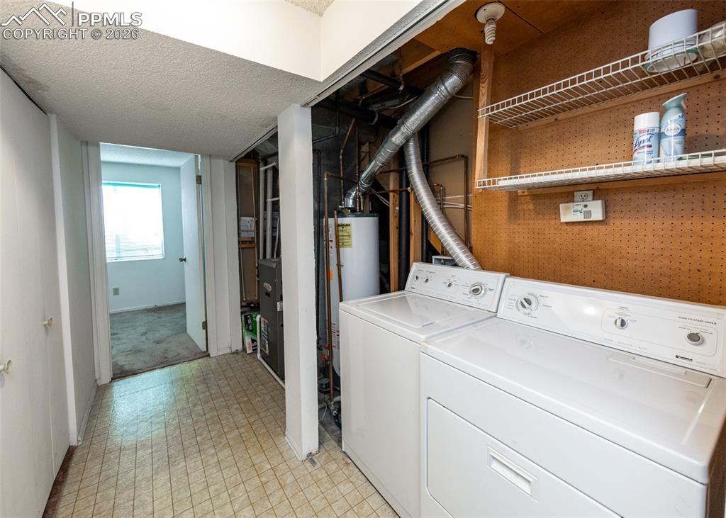 Image 25 of 30: Laundry