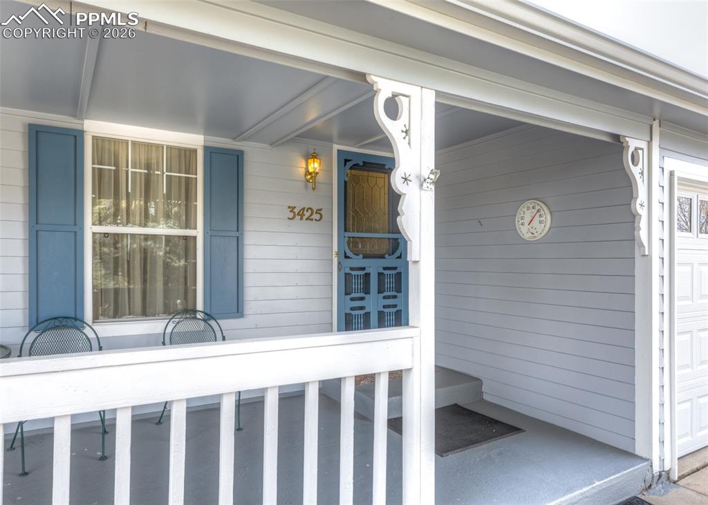 Image 4 of 30: Entry