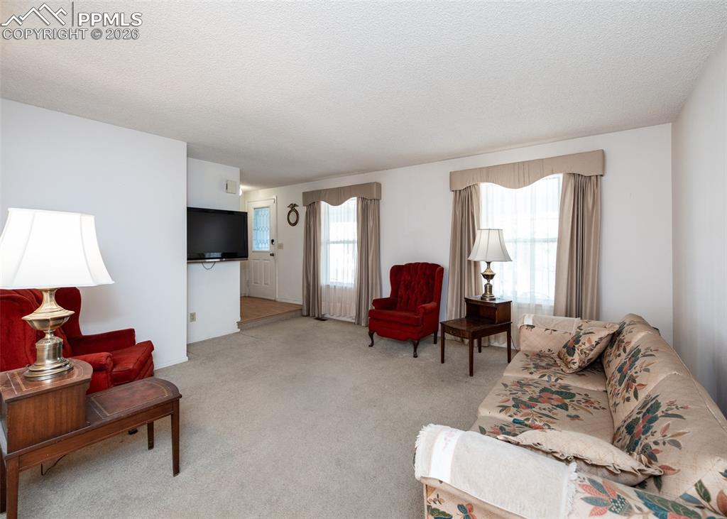 Image 7 of 30: Living Room