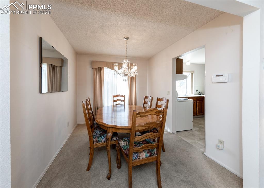 Image 8 of 30: Dining Area