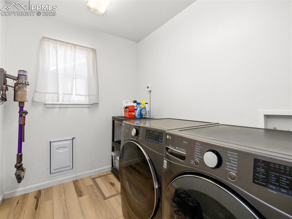Image 16 of 38: Laundry