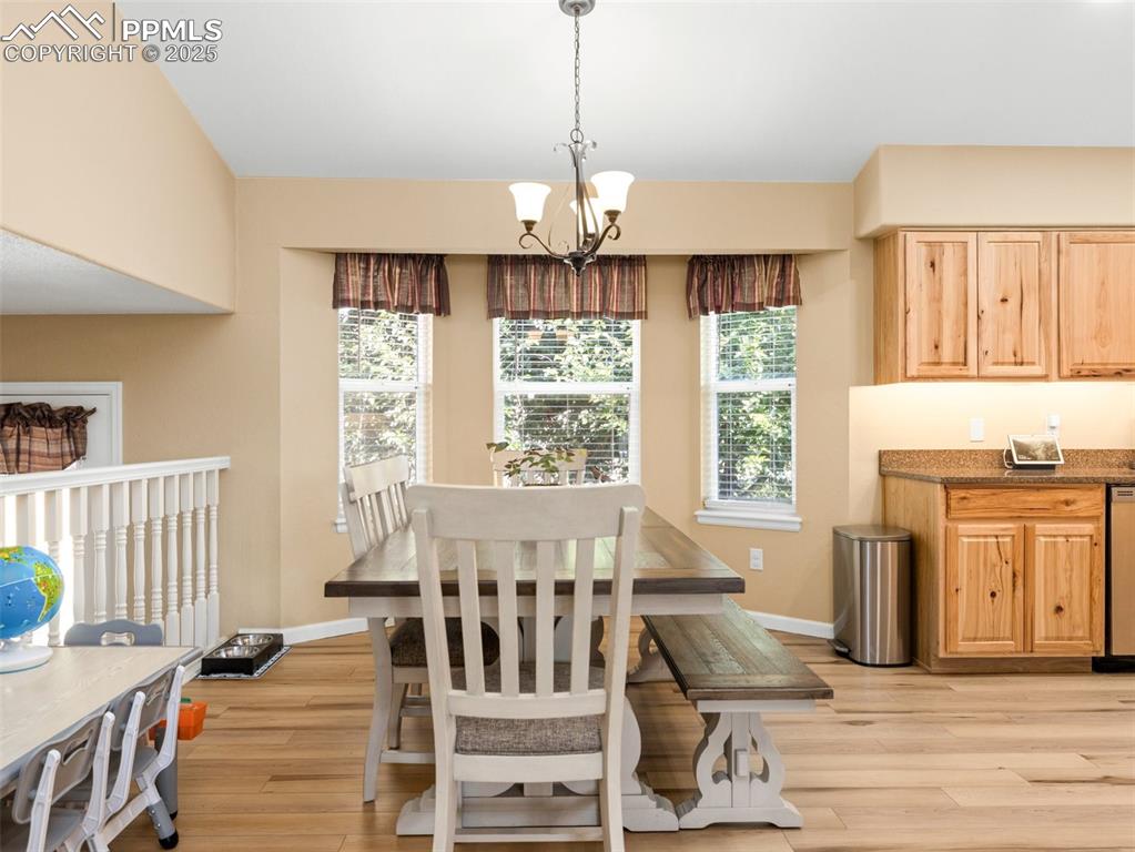 Image 7 of 38: Dining Area