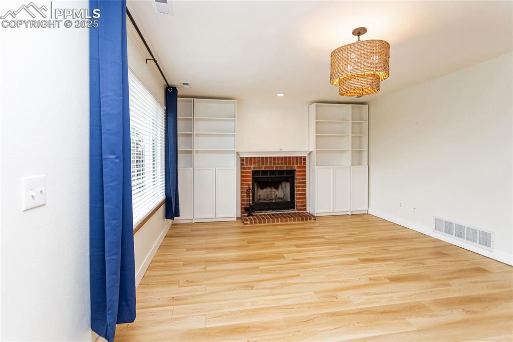 Image 16 of 45: Family Room