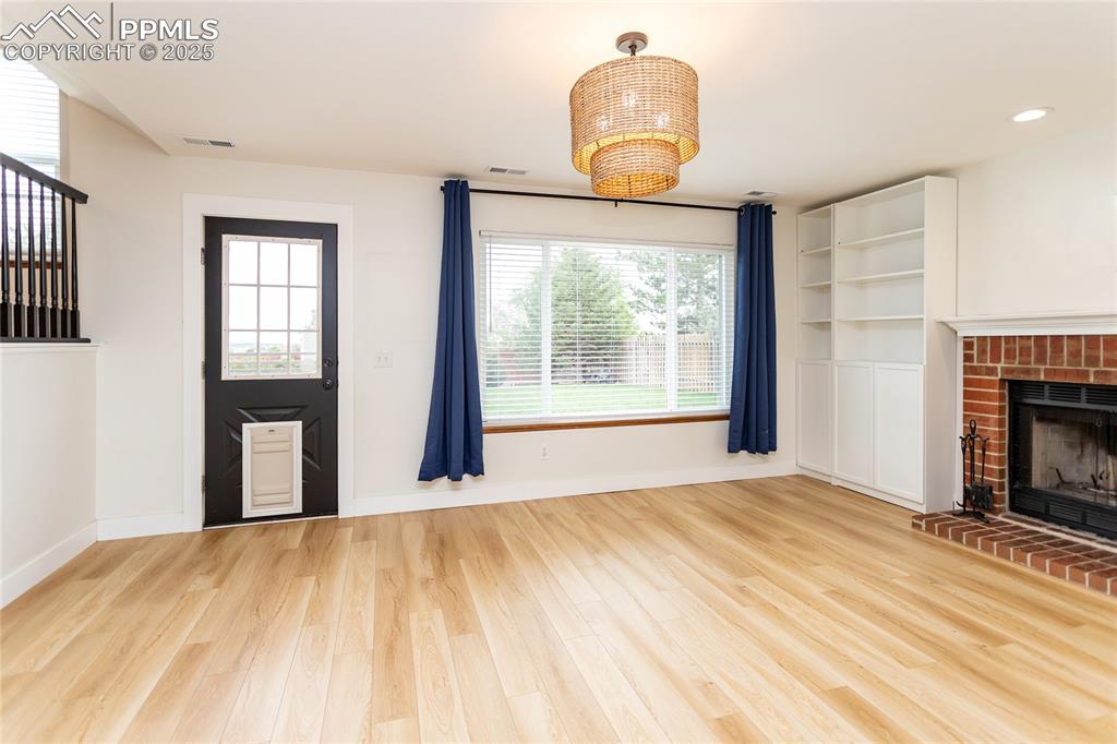 Image 17 of 45: Family Room