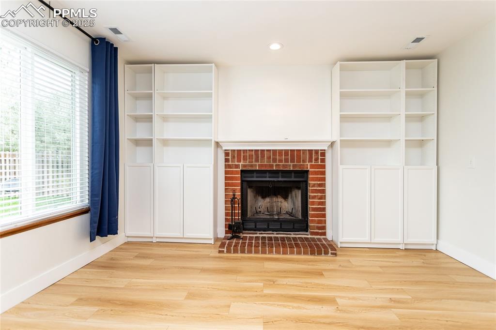 Image 19 of 45: Family Room