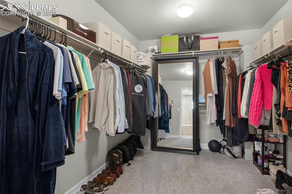 Image 20 of 43: Closet