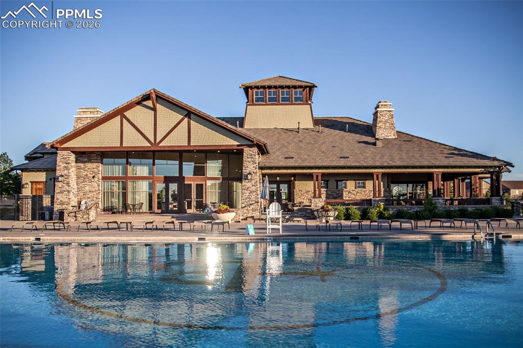 Image 38 of 43: Pool