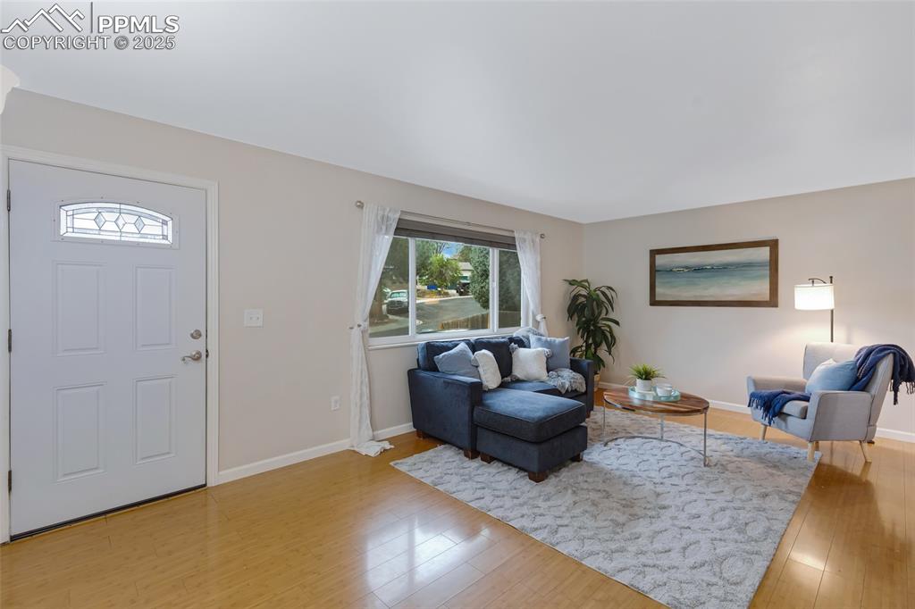 Image 4 of 20: Living Room