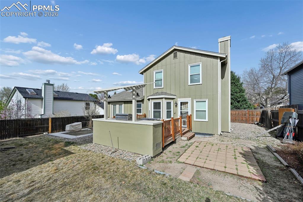 Image 33 of 33: Back of Structure