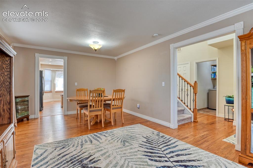 Image 12 of 50: Dining Area