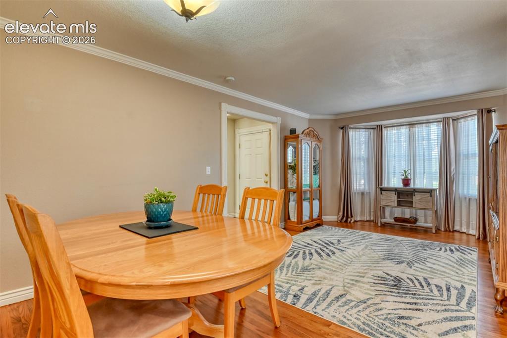 Image 13 of 50: Dining Area