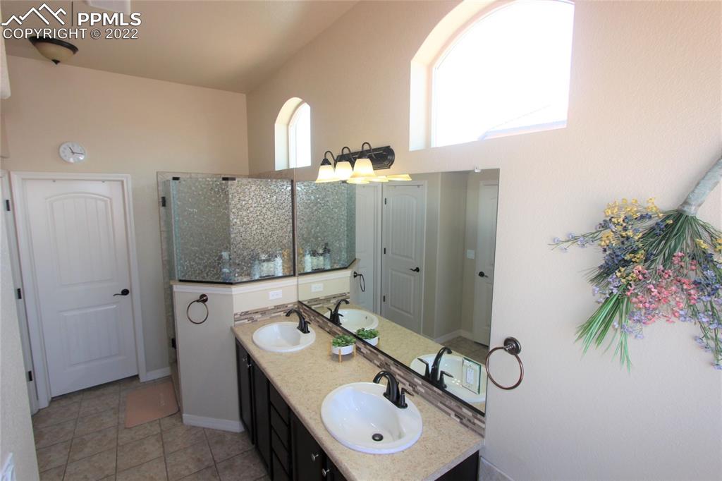 Listing 1944907, Image 16 of 41