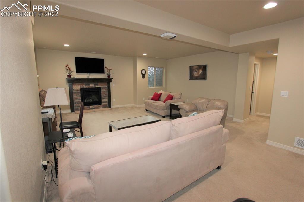 Listing 1944907, Image 21 of 41