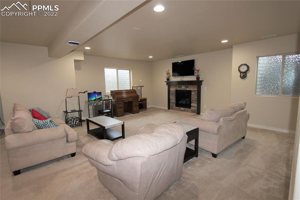 Listing 1944907, Image 22 of 41