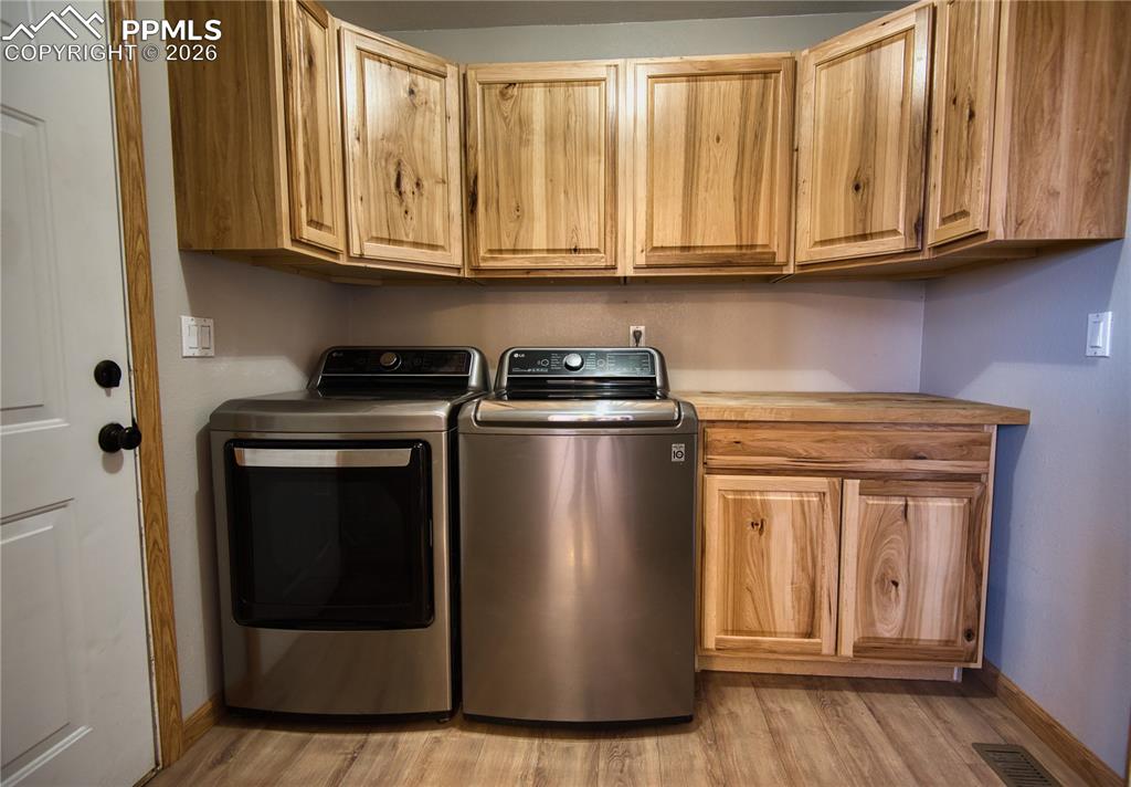 Image 5 of 27: Washer and Dryer included in the sale
 