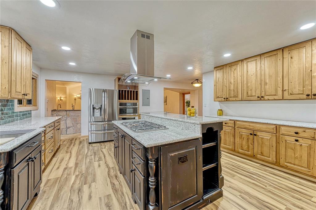 Image 7 of 49: Stainless steel appliances