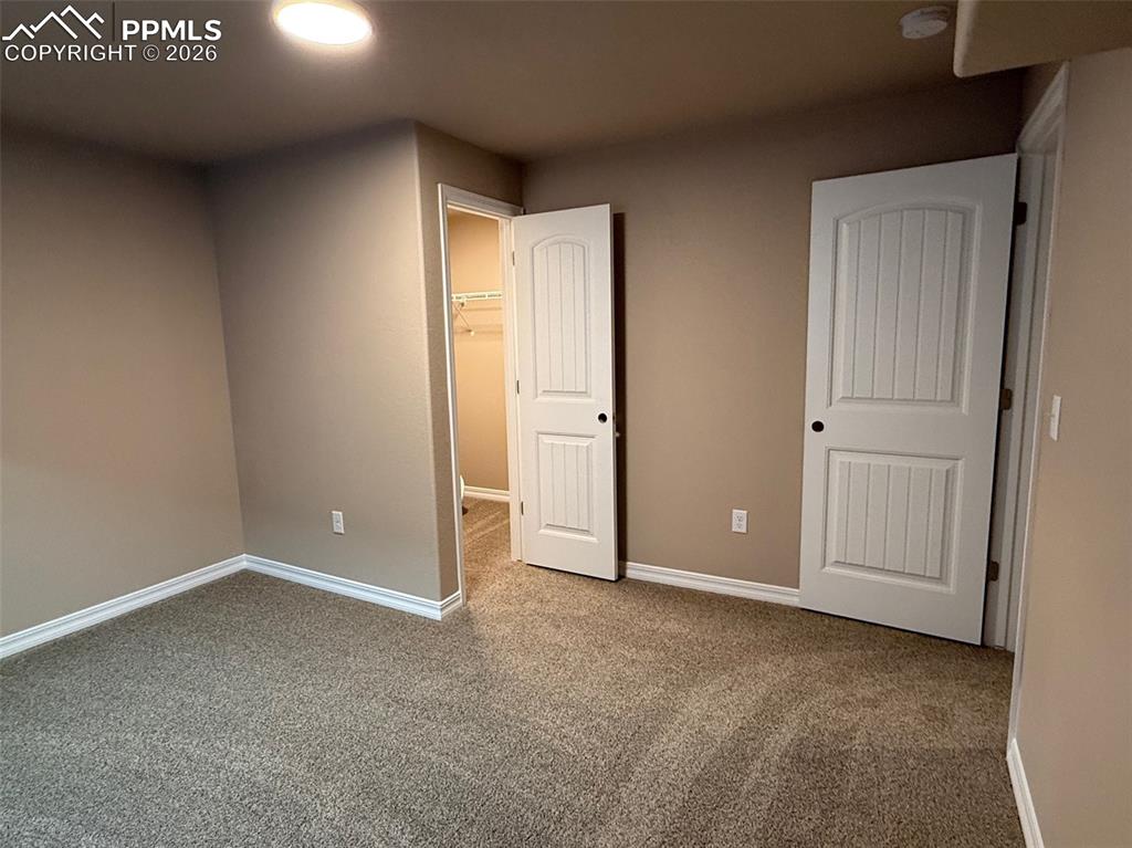 Image 31 of 31: Bedroom