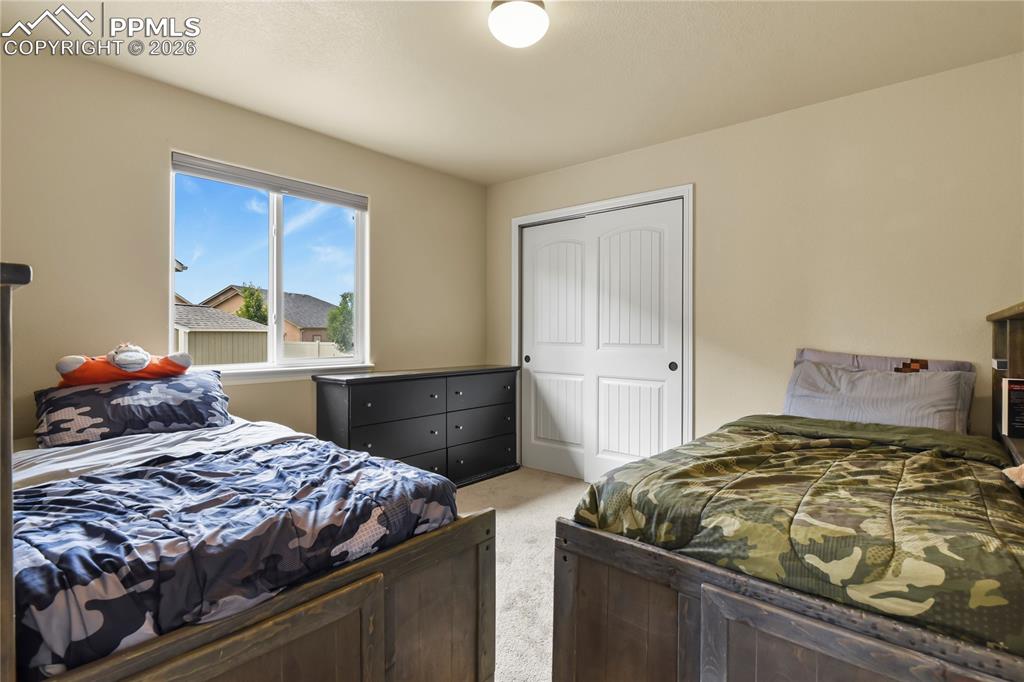 Image 28 of 32: Bedroom