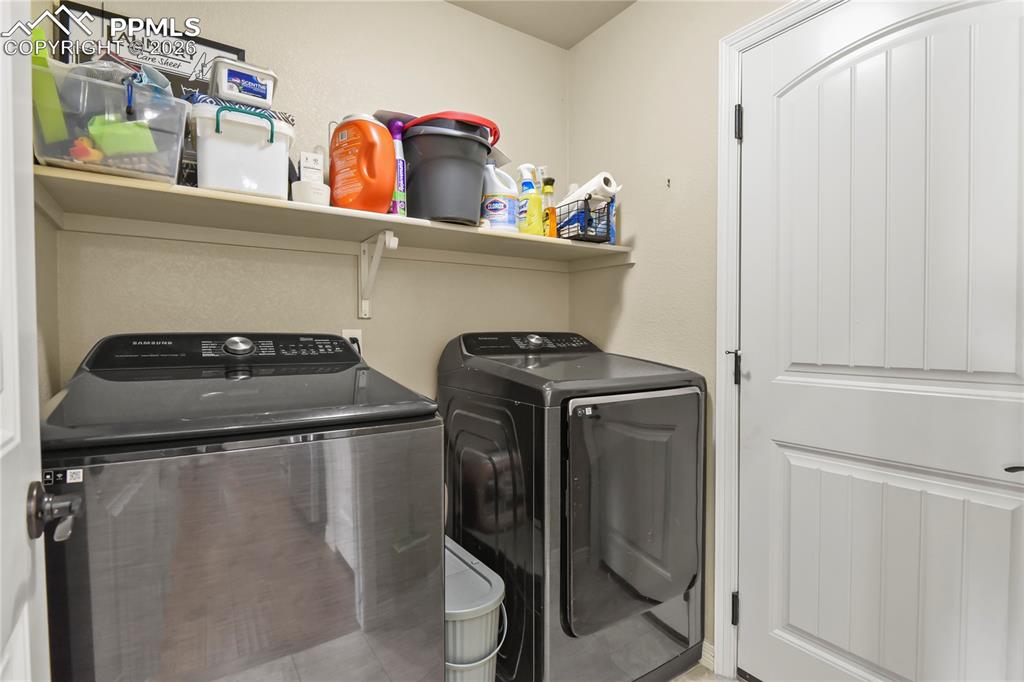 Image 31 of 32: Laundry