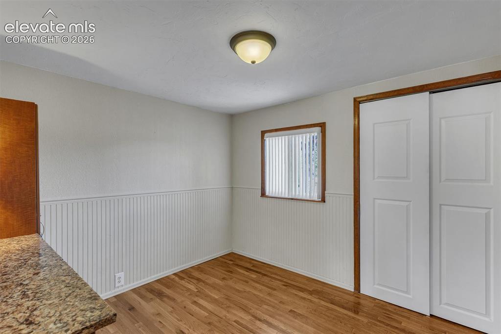 Image 18 of 42: Dining Area