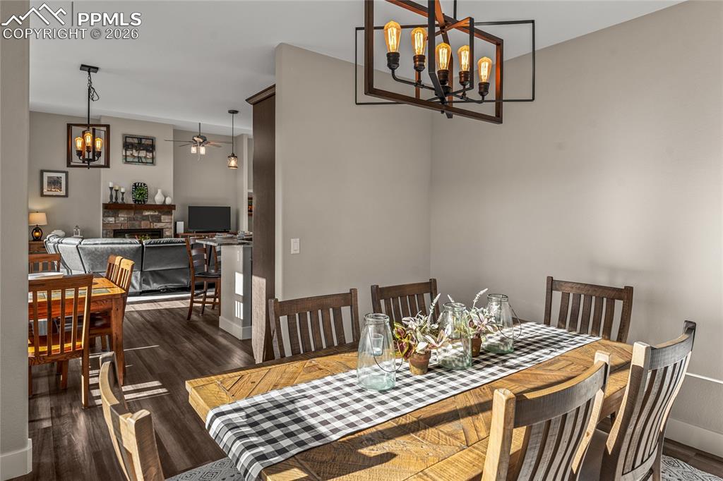 Image 11 of 48: Dining Area