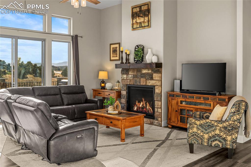 Image 4 of 48: Living Room