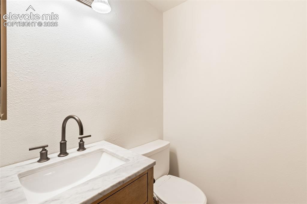 Image 22 of 44: Bathroom