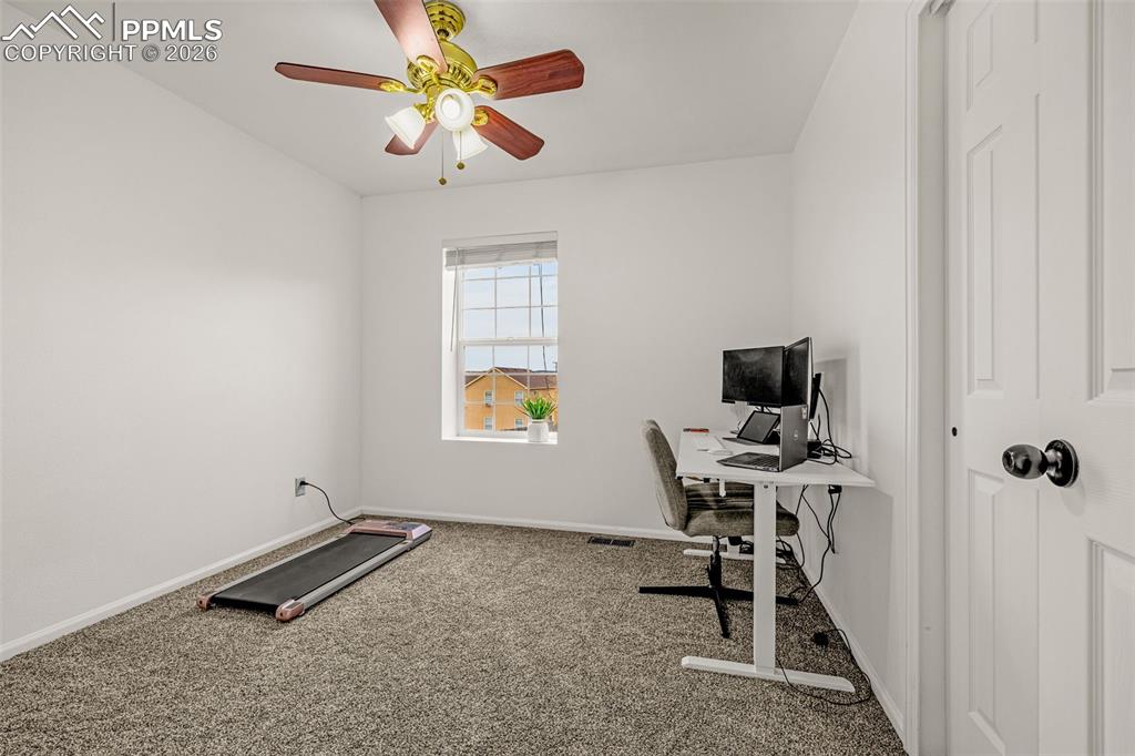 Image 18 of 37: Office