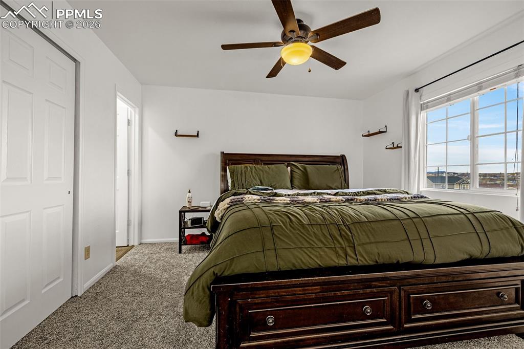 Image 22 of 37: Bedroom