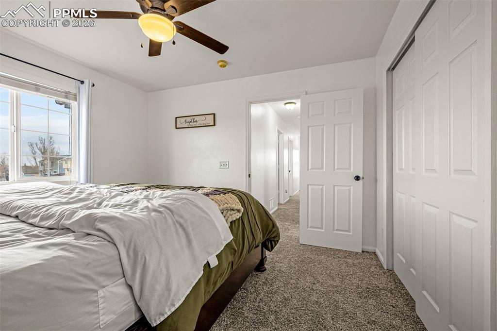 Image 23 of 37: Bedroom