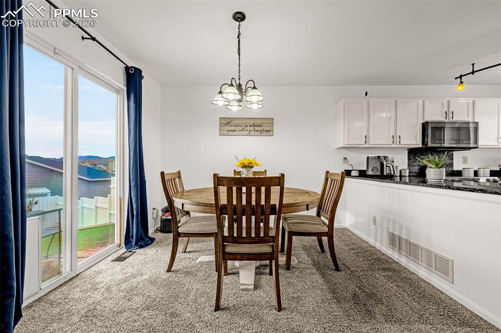 Image 9 of 37: Dining Area