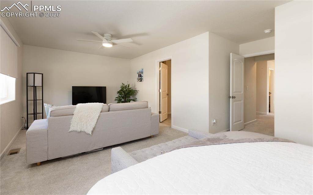 Image 10 of 34: Large suite-style primary