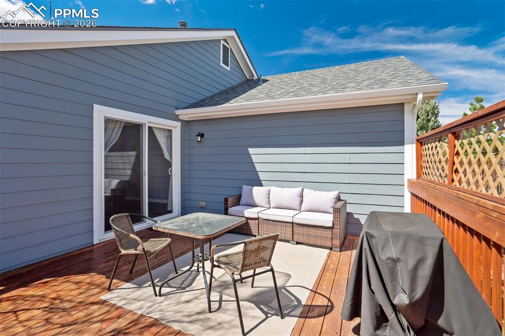 Image 12 of 29: Deck