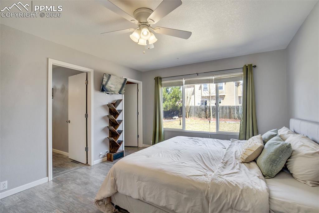 Image 16 of 29: Bedroom