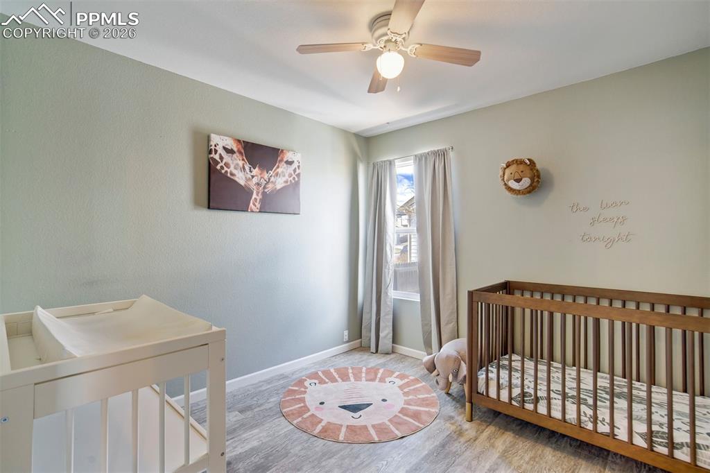 Image 19 of 29: Bedroom