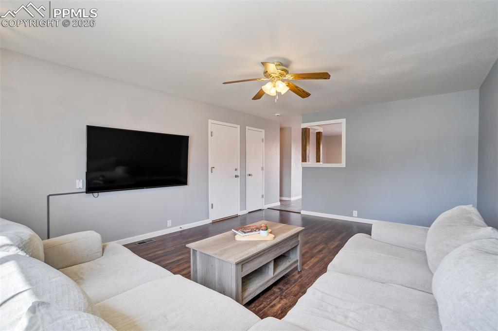 Image 5 of 29: Living Room