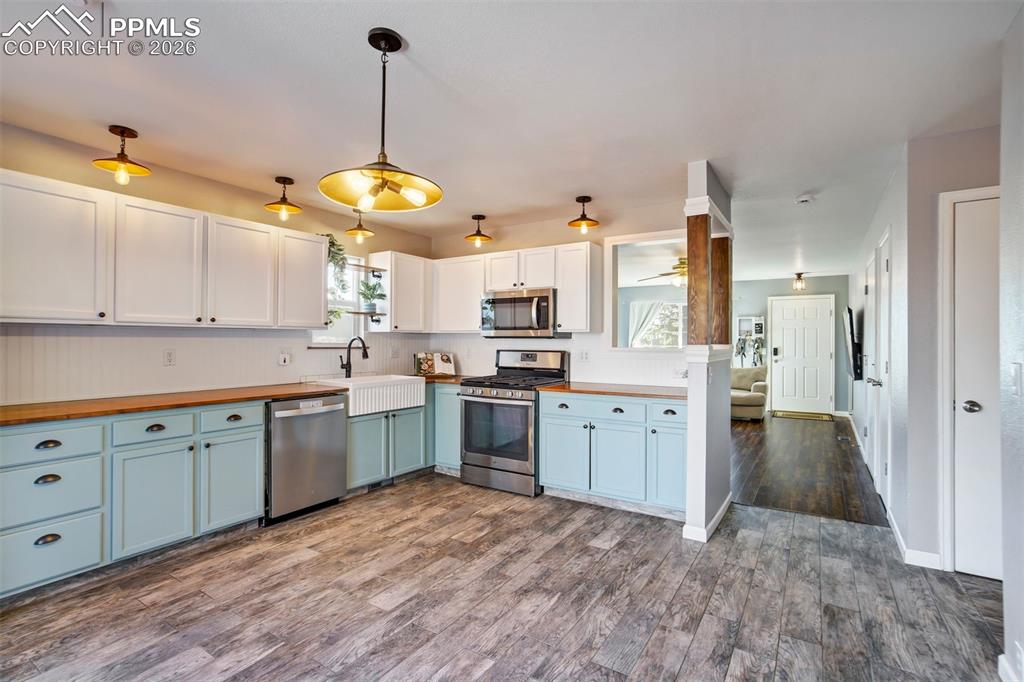 Image 6 of 29: Kitchen