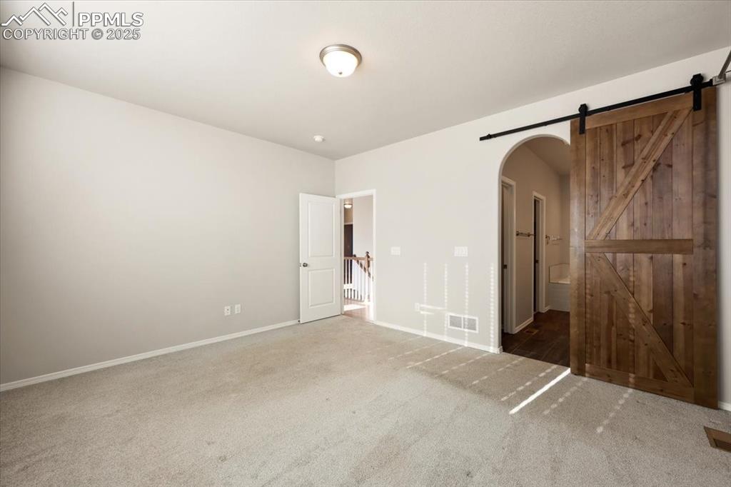 Image 14 of 41: Bedroom