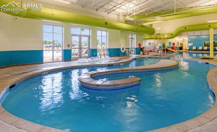Image 39 of 41: Indoor pool