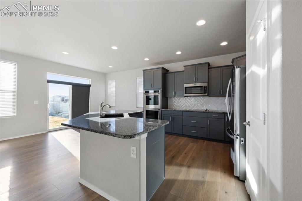 Image 9 of 41: Kitchen