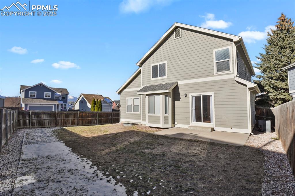 Image 28 of 33: Back of Structure