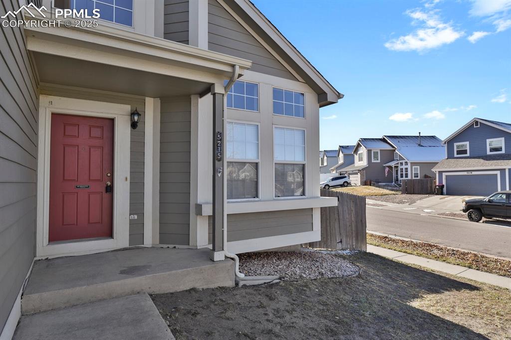 Image 3 of 33: Entry