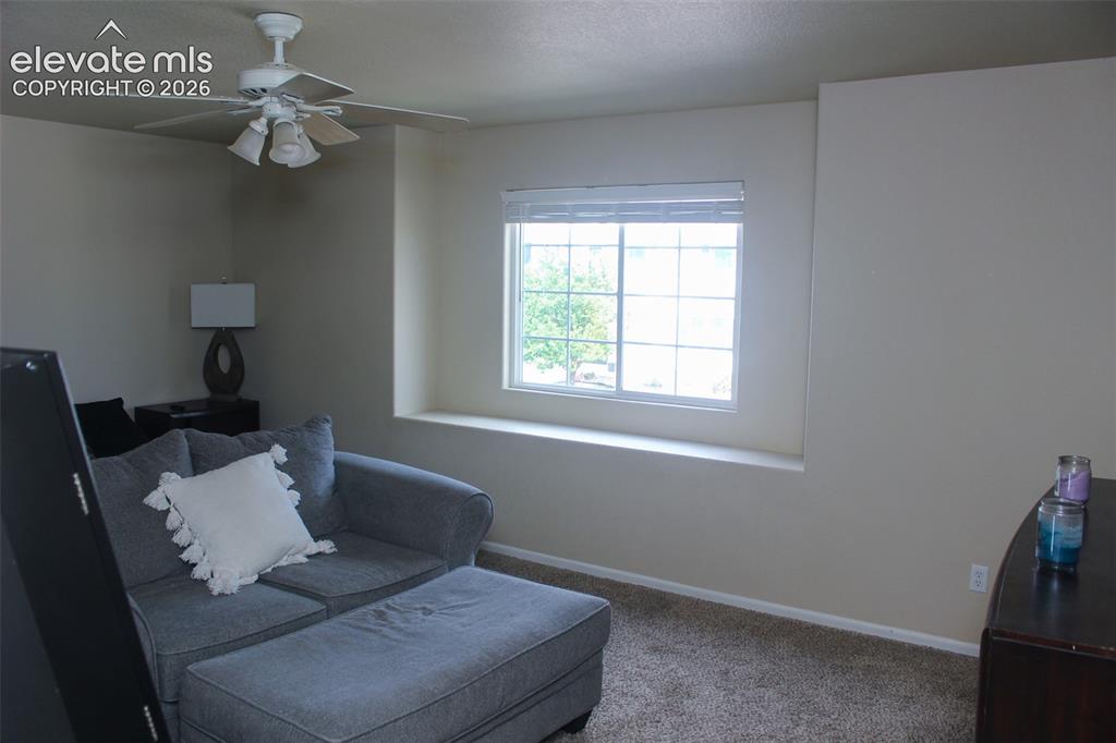Image 16 of 43: Sitting Room