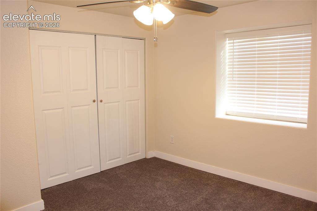Image 38 of 43: Bedroom