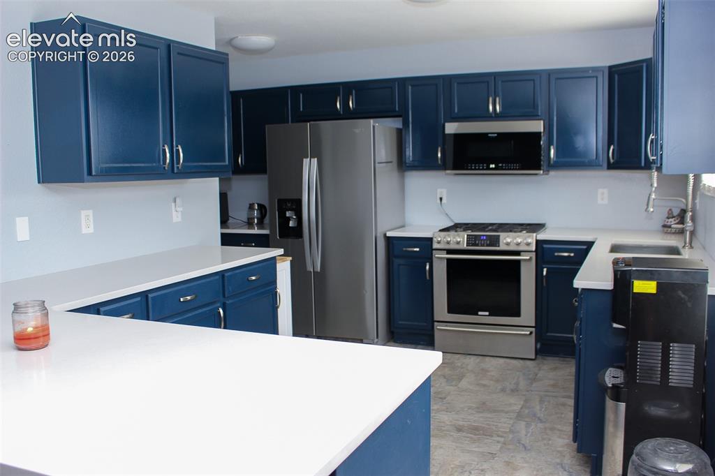 Image 7 of 43: Kitchen