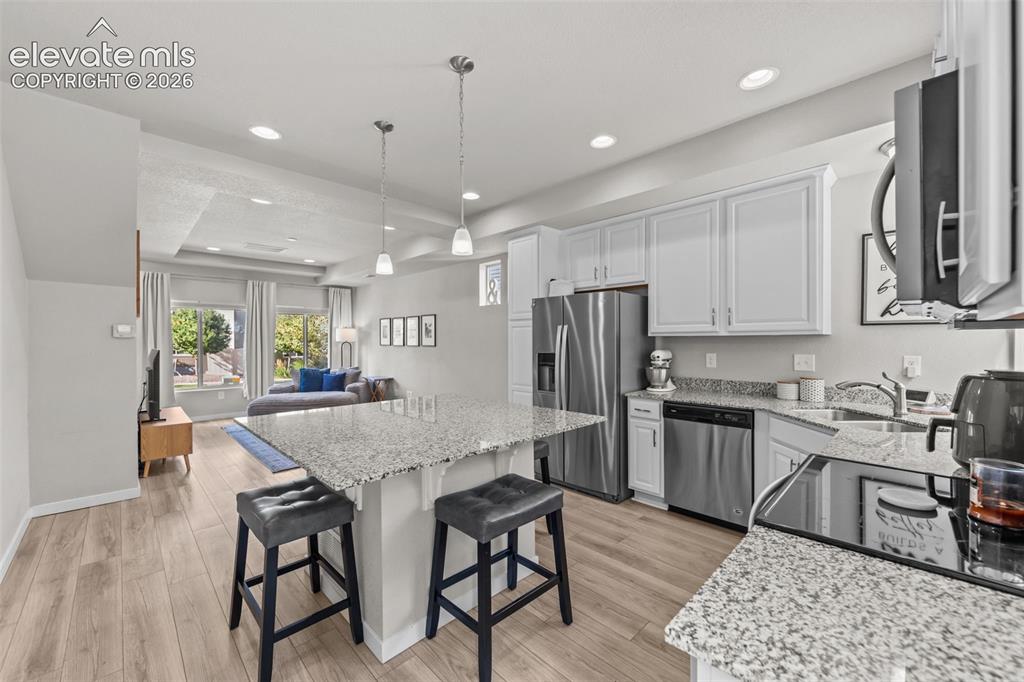 Image 10 of 27: Kitchen