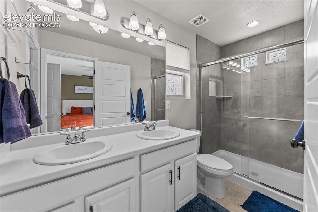 Image 16 of 27: Master Bathroom