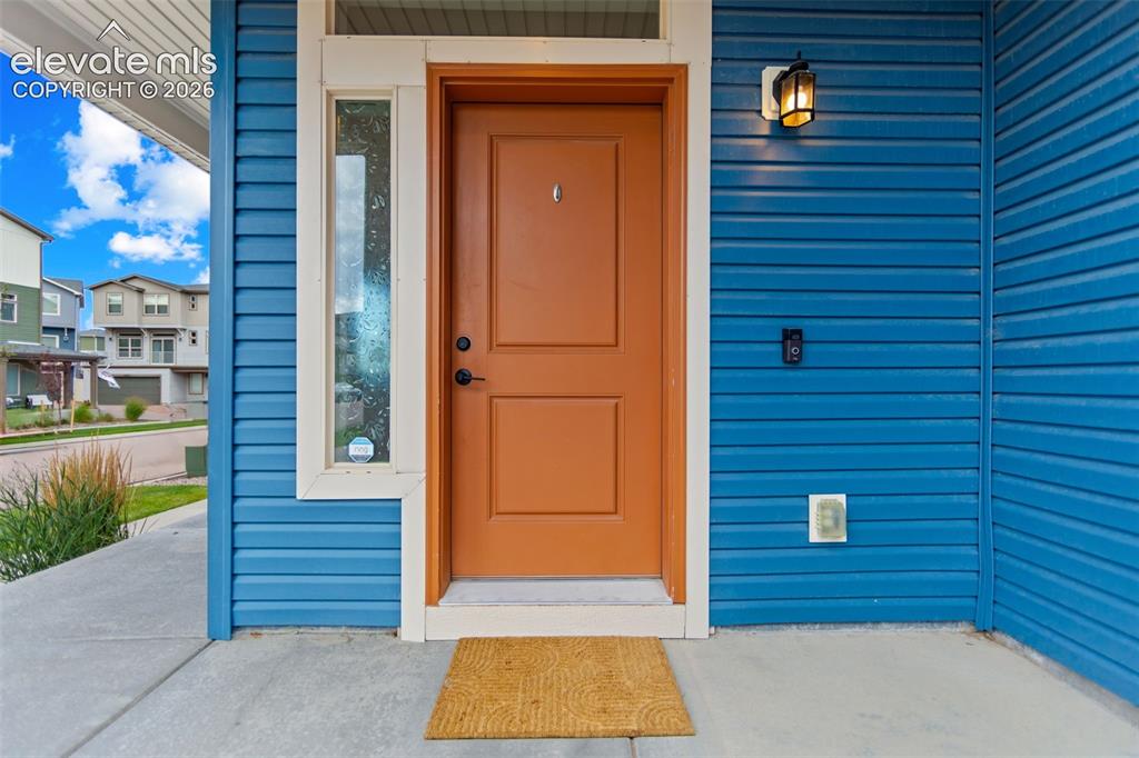 Image 4 of 27: Entry